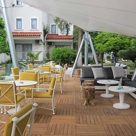 Paloma Marina - Adult Only מלון